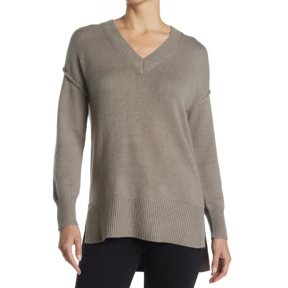 Nwt T Tahari V Neck Dolman Sleeve Tunic 